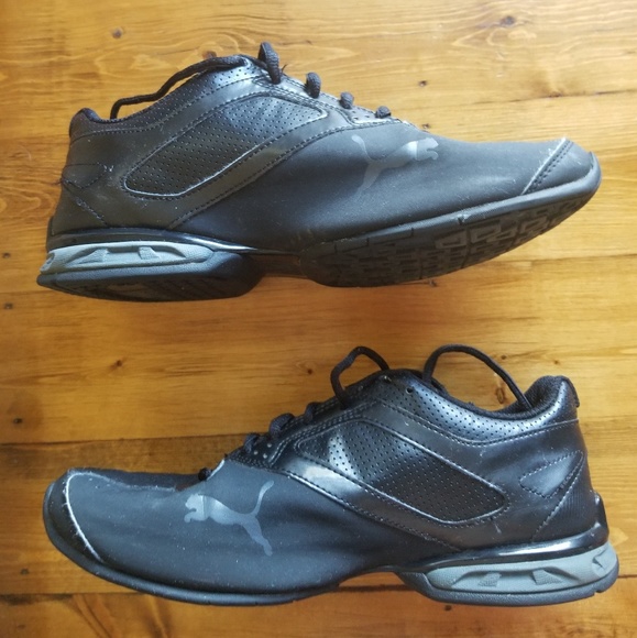 Black PUMA shoes - Picture 3 of 4